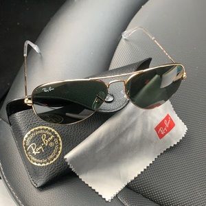 Aviator Ray Bans Black and Gold